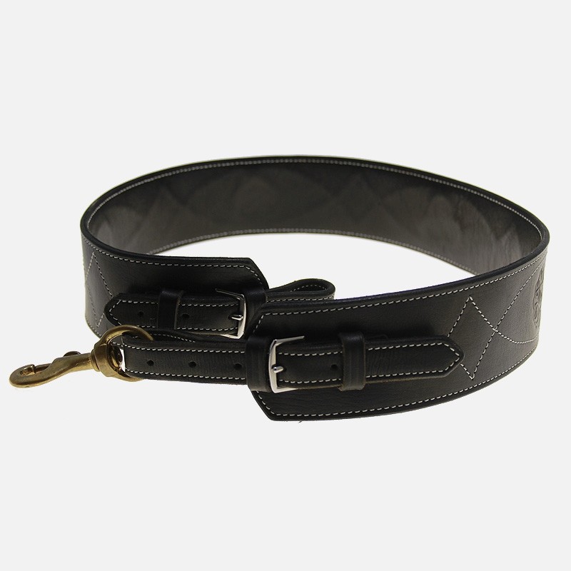 Correa cintura para tambor ou caixa con costura reforzada negra con estampado.